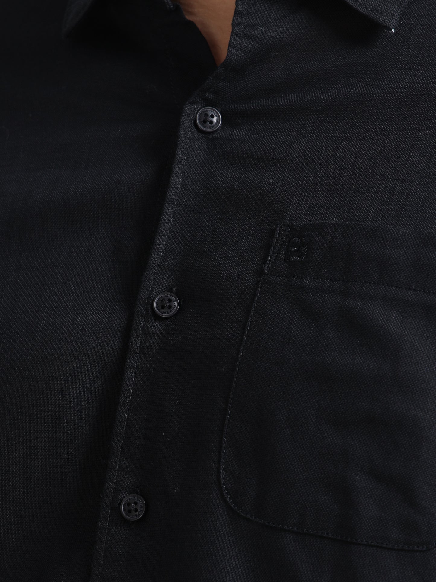Men's BLACK Casual Button-Down Shirt for Effortless Style